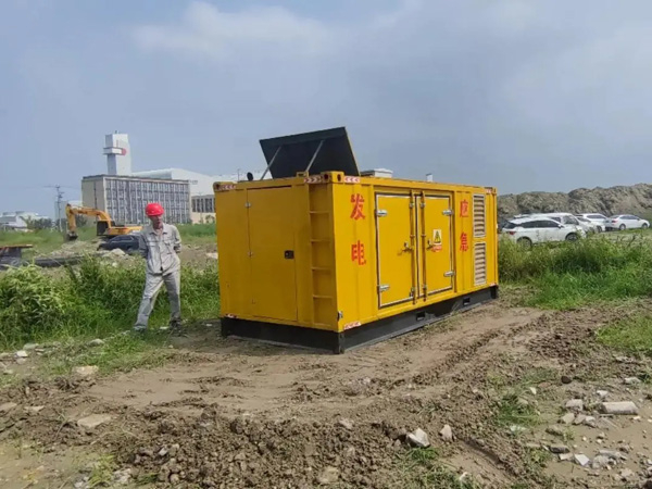 临淄200KW柴油发电机机组每小时的油耗量受哪些因素影响？